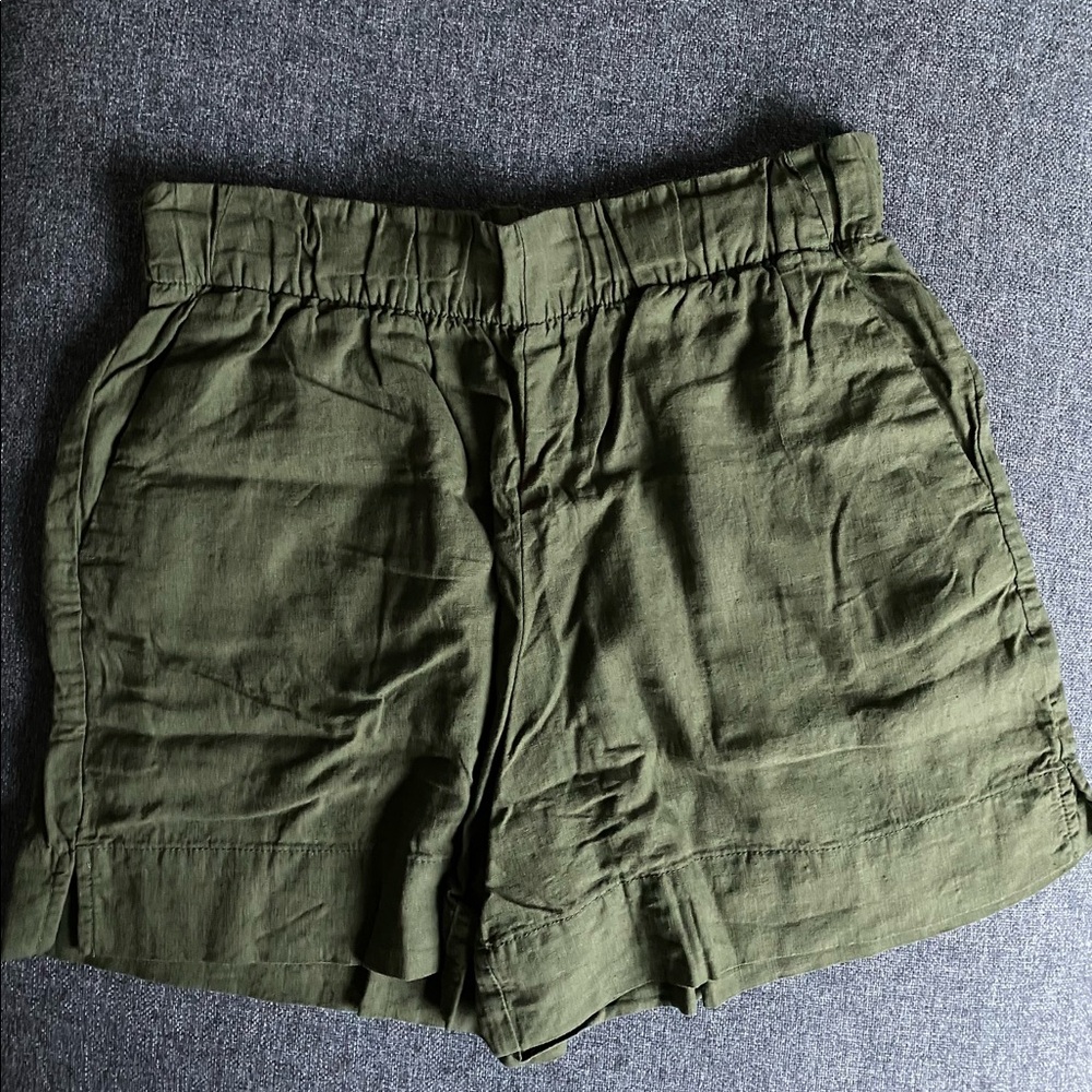Gap women’s S linen army green shorts